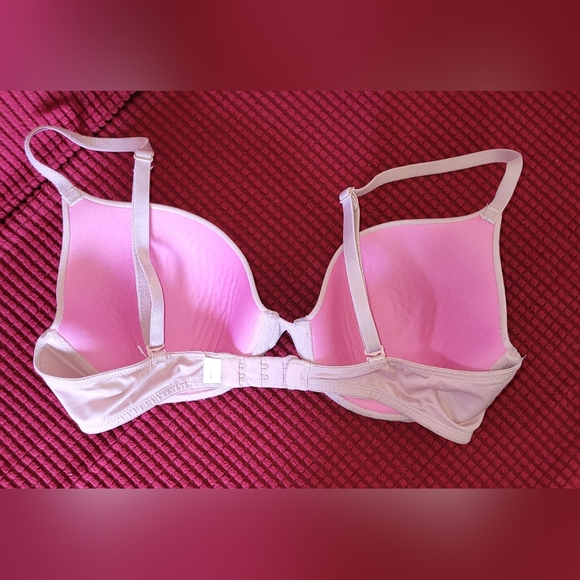 Victoria's Secret PINK Bra Size 34C Padded Underwire Good Used Condition. - Picture 3 of 9